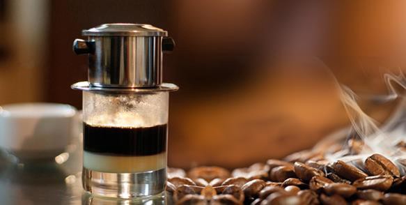 Vietnamese coffee drinking style